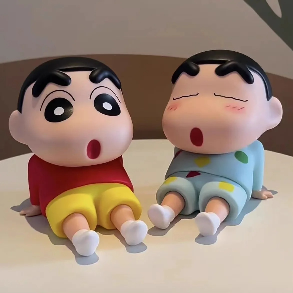 Crayon Shin-Chan Figure Phone  - đánh giá và giá Desk Setup Table
