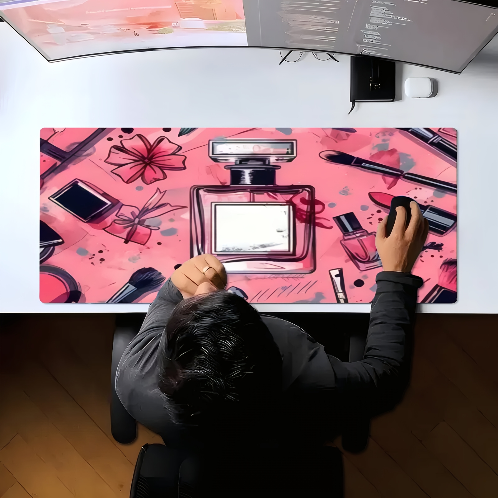 Perfume Lipstick Illustration  - đánh giá và giá Desk Setup For Studying
