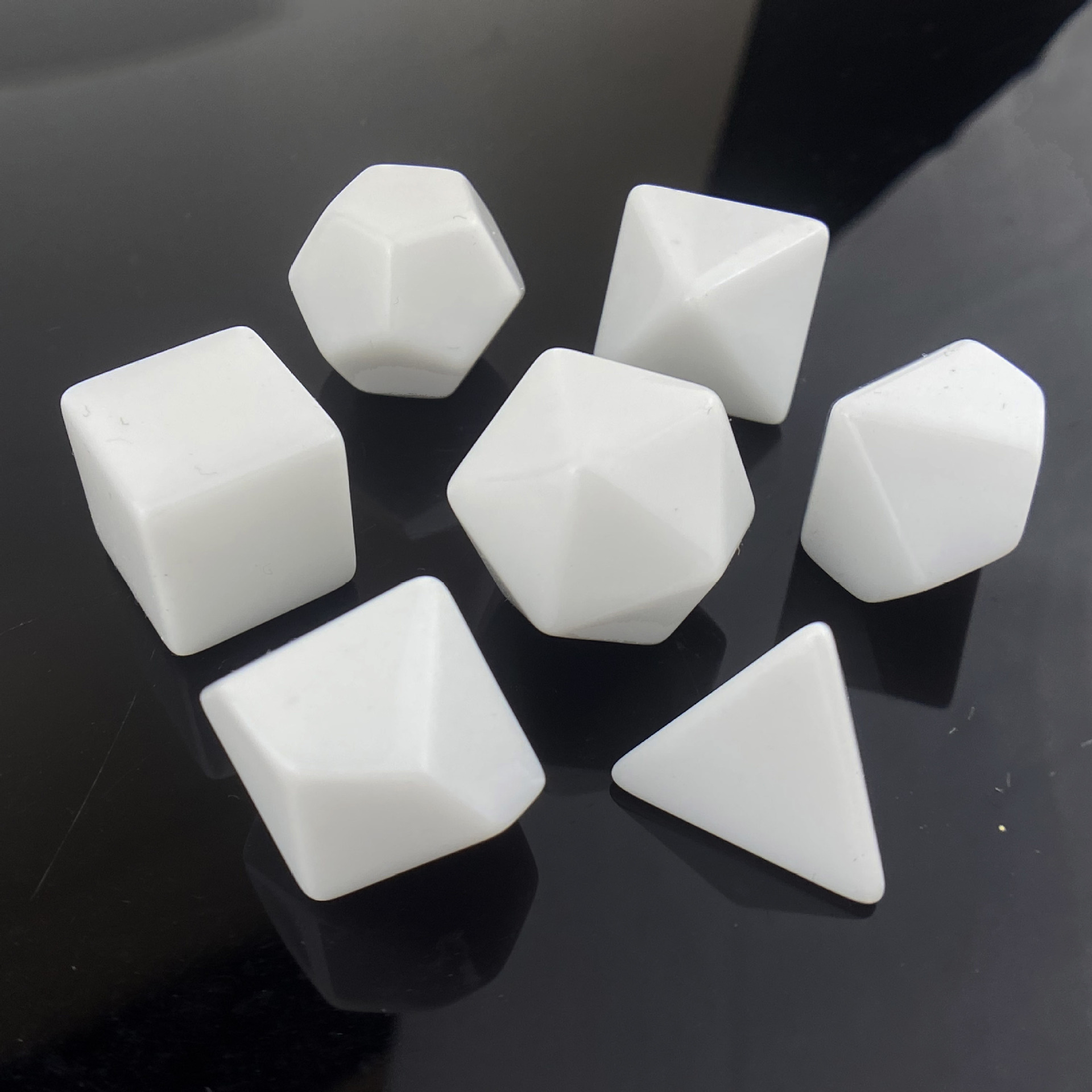 7 Pcs Set of Black White Blank - đánh giá và giá Desk Setup Black
